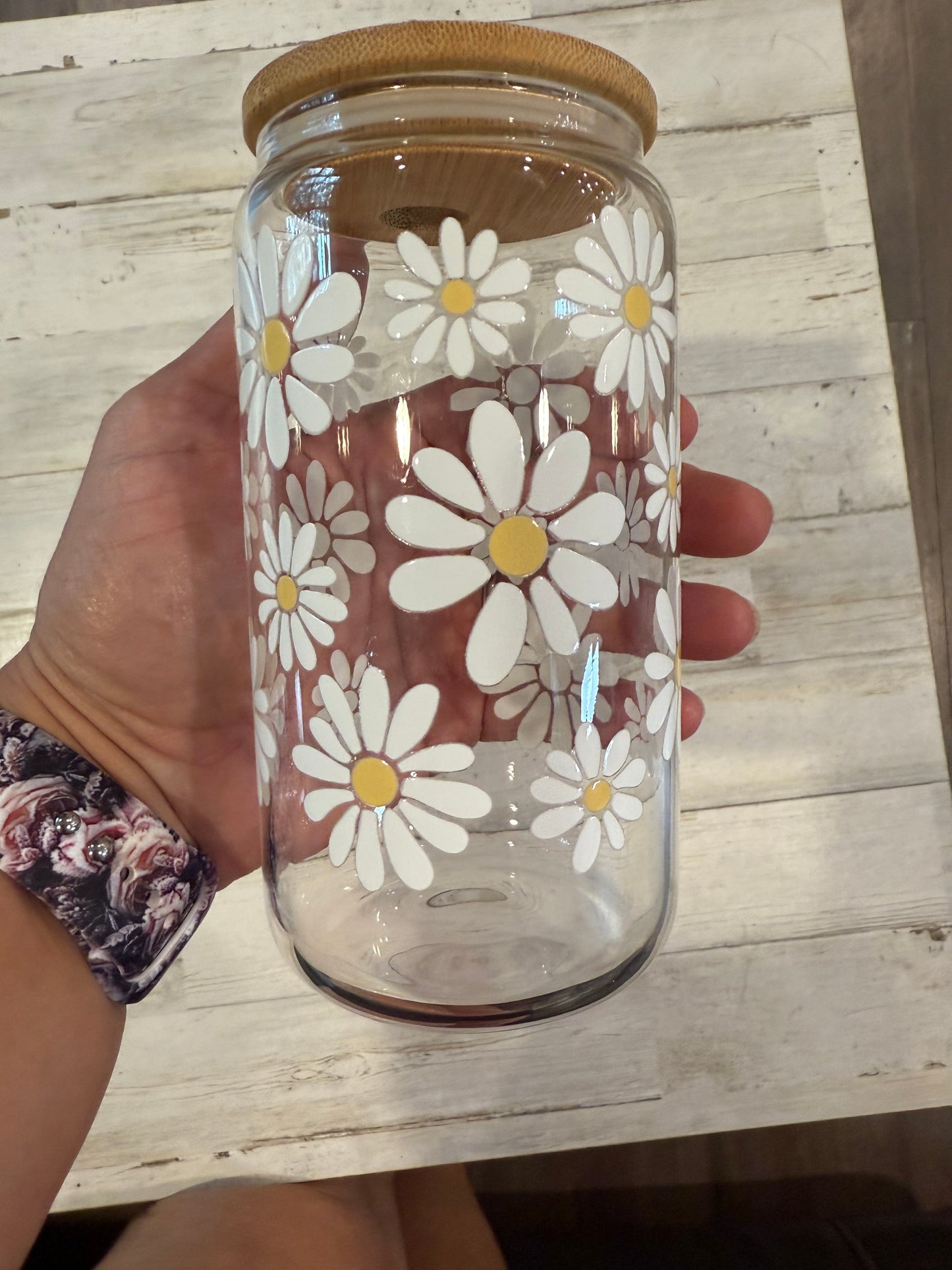 16oz Daisies Glass Can Tumbler with bamboo lid and straw